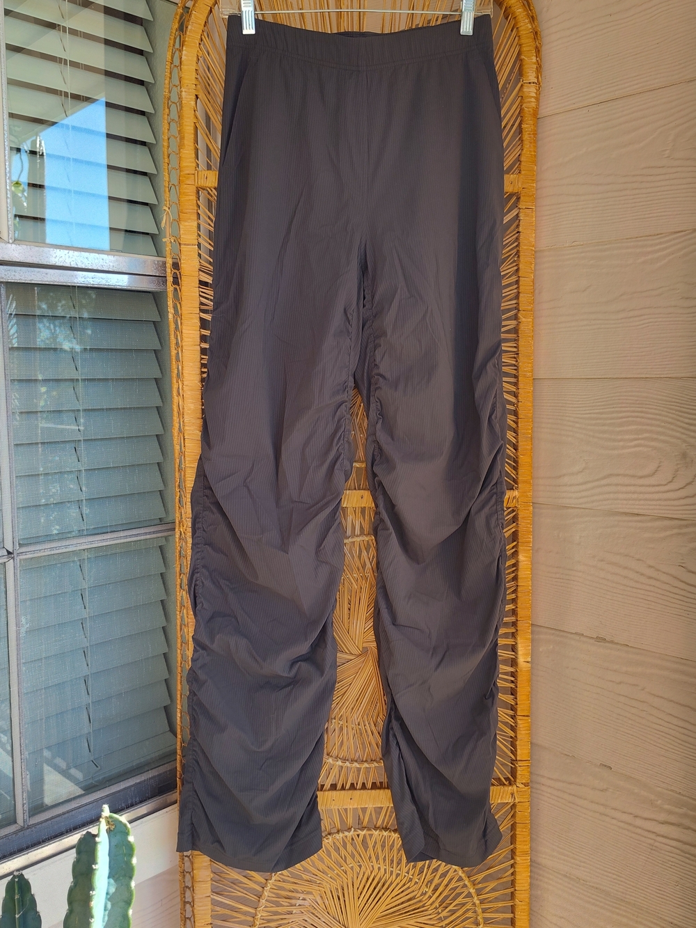 Lululemon  Dance Studio‎ Slim-Fit HR Flared Pant - Picture 2 of 11